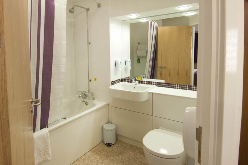 Premier Inn Dundee West Phòng bức ảnh