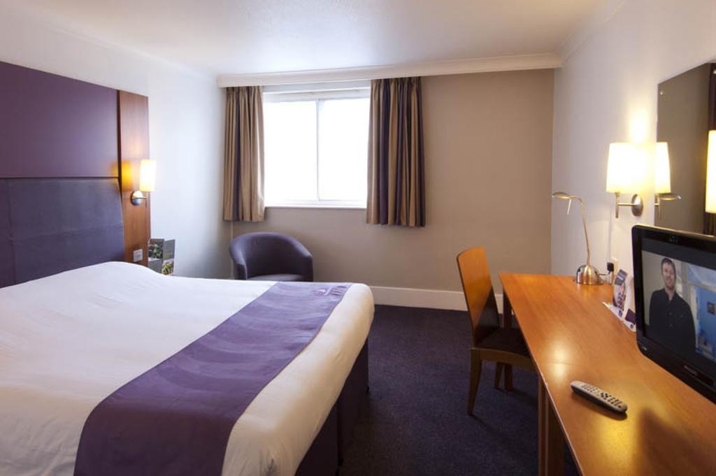 Premier Inn Dundee West Phòng bức ảnh