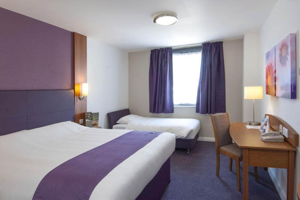 Premier Inn Dundee West Phòng bức ảnh