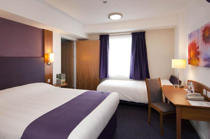 Premier Inn Dundee West Ngoại thất bức ảnh